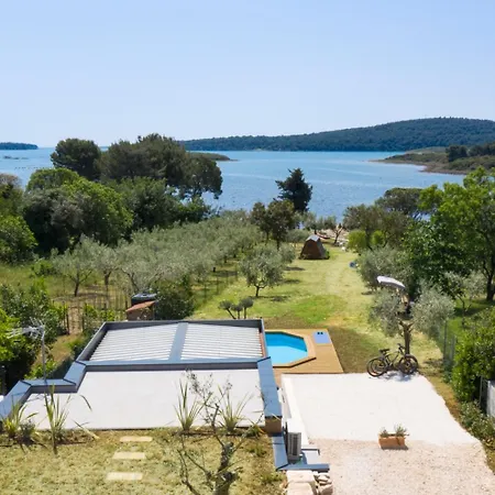 House Olive - Ground Floor House For 2 People With Private Near Medulin Villa Pomer