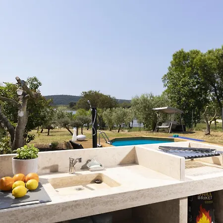 House Olive - Ground Floor House For 2 People With Private Near Medulin Villa