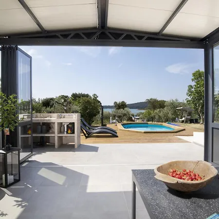 House Olive - Ground Floor House For 2 People With Private Near Medulin * Pomer